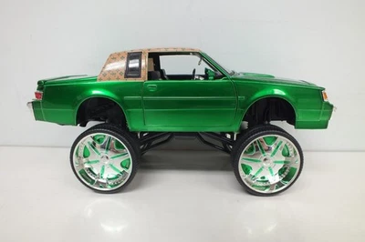 Buick Regal Jada Donk 1987 caja y burbuja fundido a presión 1:24 Foto 1 de 4