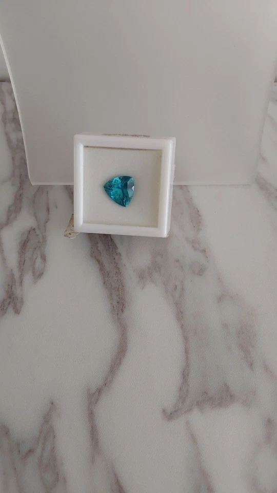 Paraiba color azul apatita 12 x 12 mm billón de piedra  Foto 1 de 1