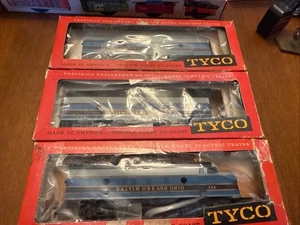 Mantua/Tyco HO Scale Baltimore & Ohio B&O EMD F7A&B Powered Units & Dummy F7B - Picture 1 of 7