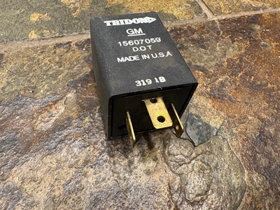 1981-89 Chevy C10 C20 GMC K5 Blazer Suburban Hazard Flasher Relay 15607059 - Image 1 of 2