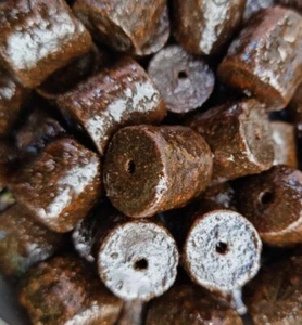 Ultra Attract squid and salmon Pre Drilled Halibut Pellets 8mm,14mm,20mm - Picture 1 of 4