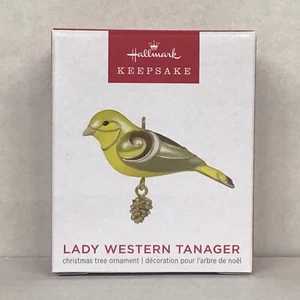 LADY WESTERN TANAGER ~ 2023 MINIATUR Markenzeichen Halter Ornament - Bild 1 von 1