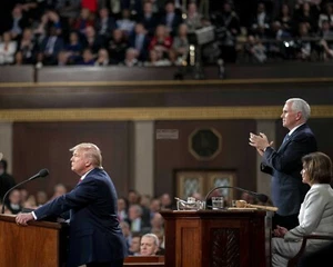 PRESIDENT DONALD TRUMP DELIVERS THE 2020 STATE OF THE UNION - 8X10 PHOTO (SP432) - Picture 1 of 1