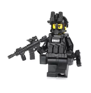 Battle Brick SWAT Assaulter Polizist Minifigur aus echten LEGO® Minifiguren - Bild 1 von 4