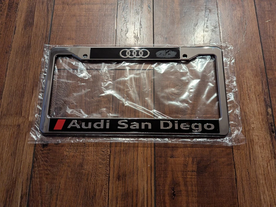 NEW Audi San Diego California Plastic Chrome License Plate Frame Dealership - Изображение 1 из 2
