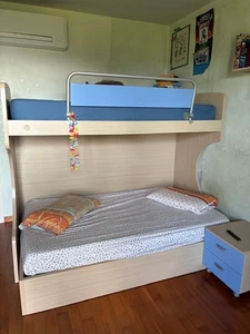 cameretta bambini a ponte usata completa di scrivania e mensole  - Foto 1 di 11