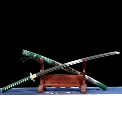 Katana japonesa hecha a mano T10 arcilla acero templado con saya tigre lacada verde Foto 1 de 4