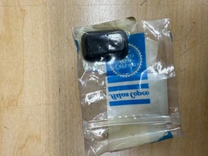 91700022100 handle plug - Picture 1 of 2