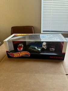2019 Hot Wheels Premium Nissan 4 Car Garage Diorama Box Set P32 - Picture 1 of 1
