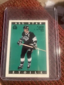 1989-90 O-Pee-Chee Sticker #30 Wayne Gretzky Future Star/All-Star Backs - Bild 1 von 2