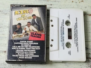 VG Kings Of Pressure – Slang Teacher (1989) Next Plateau – STM1017 Tape US - Picture 1 of 3