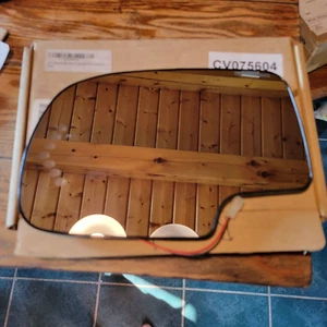 Driver Left Side Heated Mirror Glass turn signal Replacement for Chev Silverado - Picture 1 of 3