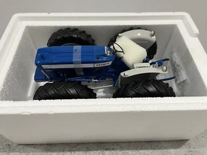 Universal Hobbies - Ford County 654 (1964) - UH6466 - 1:32 Scale - Mint/New - Picture 1 of 10