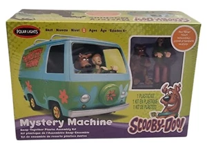 Scooby-Doo Mystery Machine with Scooby & Shaggy figures model kit set - Picture 1 of 7
