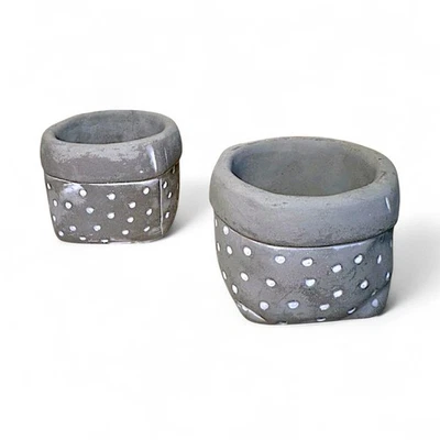 Juego de 2 macetas vintage miniconcreto recipientes gris lunares rústicos con pies Foto 1 de 4