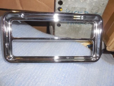 NOS 1973 Pontiac Bonneville Catalina moldura interna traseira destro ou LH NOS sem caixa - Imagem 1 de 4