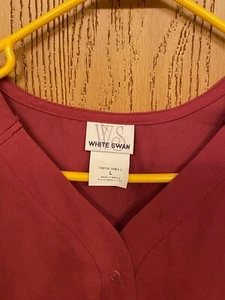 Medical Scrub Tops White Swan large Plum color Snaps and Pockets - Picture 1 of 3