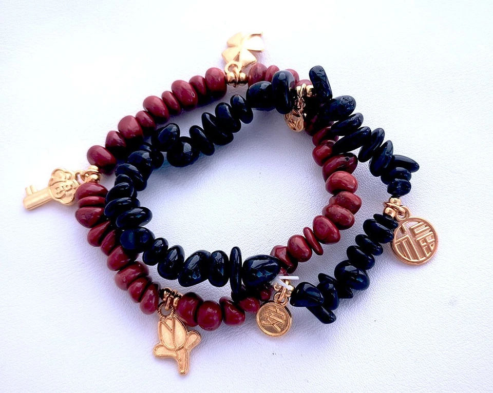 Pulsera elástica con dije de oro jaspe rojo ágata negro astilla de 2 hilos 5-8 mm 7"1/2 Foto 1 de 4