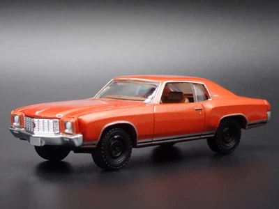 1971 71 Chevy Chevrolet Monte Carlo Arancione 1:64 Diorama Scala Modellino Auto - Immagine 1 di 4