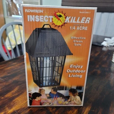 Vintage Flowtron Model BK7,  1/4 Acre Bug Zapper New Sealed,  inc. 1 Extra Bulb - Image 1 of 4