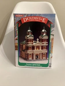 Casa iluminada de porcelana Dickensville Noma 1995 de colección iglesia de dos niveles con caja - Imagen 1 de 7