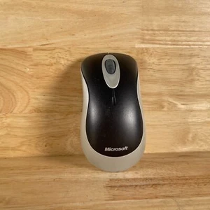 Microsoft 1067 Silver & Black USB Wireless Handheld 2000 DPI Optical Mouse - Picture 1 of 4