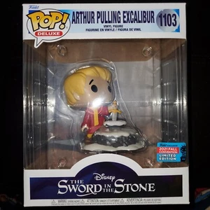 FUNKO Disney DELUXE THE SWORD IN THE STONE - ARTHUR PULLING EXCALIBUR 21 NYCC LE - Picture 1 of 6