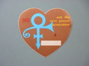 Prinz Backstage Pass Satin Stoff Aufkleber NPG Herzform Pass RAR! - Bild 1 von 1