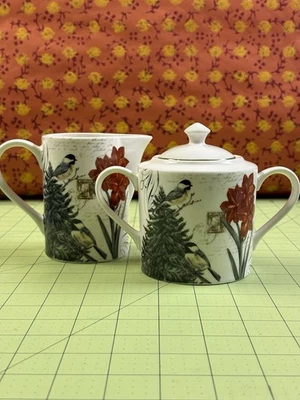 Azúcar y crema de porcelana fina Grace Teaware en patrón “Winter Cheer”, en muy buena condición Foto 1 de 4