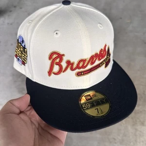 7 1/4 Sombrero Club Exclusivo Atlanta Braves Script Dos Tonos Ajustado Béisbol 59fifty - Imagen 1 de 3