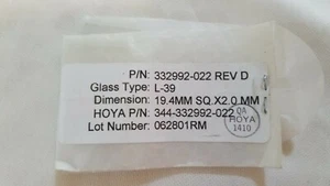 Hoya Glas Typ L-39, 19,4 mm Quadrat x 2,0 mm Teile-Nr: 344-332992-022 (3 Stück) - Bild 1 von 1