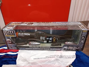 Elite Force 1/18 WWII North American P-51D Mustang Old Crow new - Picture 1 of 17