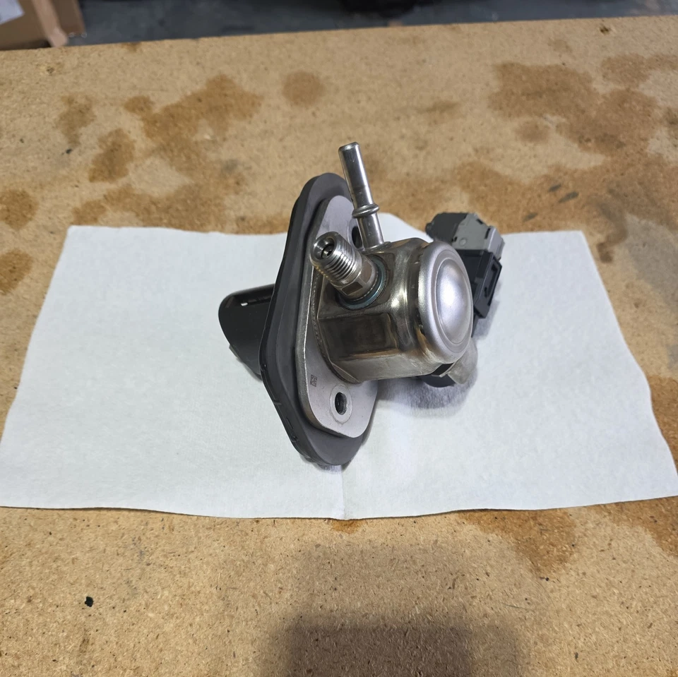 Lexus NX200T IS200T 2016-2017 motor de alta presión gasolina bomba de combustible 23101-36080 Foto 1 de 4