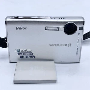 Nikon COOLPIX S9 Compact Digital Camera 6.1MP Silver Tested *READ* - Picture 1 of 13