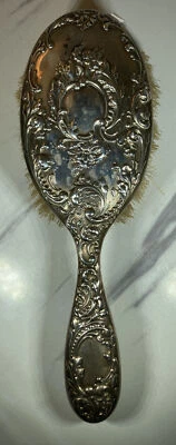 ESCOVA ANTIGA R. WALLACE & SONS PRATA ESTERLINA VICTORIAN REPOUSSE GRANDE 9,25” - Imagem 1 de 4