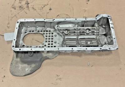 12634971 2011-2015 UPPER OIL PAN CHEVROLET/GMC Duramax 6.6L LML/LGH Foto 1 de 4