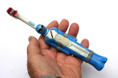 Vintage Blue Power Ranger Battery Powered Oral-B Toothbrush Not Working - Image 1 of 4