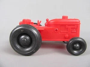 C118 Vintage Spielzeug Basar Frankreich Traktor Agrar Rot Plastik L 14.2 CM - Picture 1 of 11
