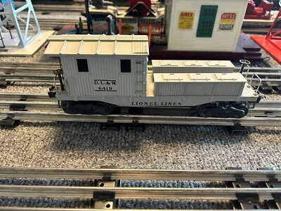 C7 LIONEL POSTWAR 6419 D.L.&W. WRECKING CAR CABOOSE C7 W/BOX - Image 1 of 4