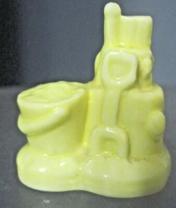 FIGURAS WADE TEA ROSE CALENDARIO SERIE CASTILLO DE ARENA AMARILLO CON CUBO - Imagen 1 de 4