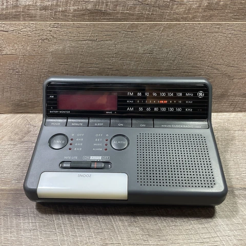 Vintage GE NiteLight AM/FM Clock Radio Timer Alarm Clock w/Snooze 7-4654A Cover