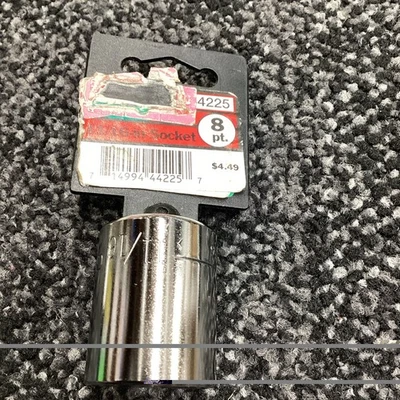 Craftsman USA 🇺🇸 11/16 Inch 1/2” Drive 8 Point 44225 -G- On Card  - Image 1 of 4