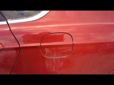 2013-2016 FORD FUSION Fuel Filler Door Red DG9Z54405A26A    Foto 1 de 4