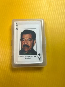 Cartas iraquíes Irak cartas más buscadas Guerra del Golfo Saddam Hussein baraja nueva en caja E163 - Imagen 1 de 2