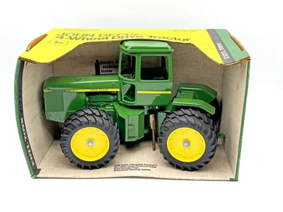 John Deere 8640 4x4 Tactor 1/16 en caja superior amarilla Foto 1 de 4