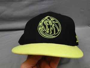 Cappellino snapback Adidas NBA logo neon Bill Dallas Mavericks - Foto 1 di 8