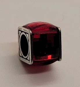 Dije espaciador cubo de hielo rojo Brighton    - Imagen 1 de 1