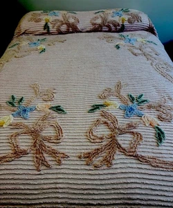 Vintage Mid-Century Pink Floral Chenille Full Size Bedspread 88" X 100" VG+ - Picture 1 of 10
