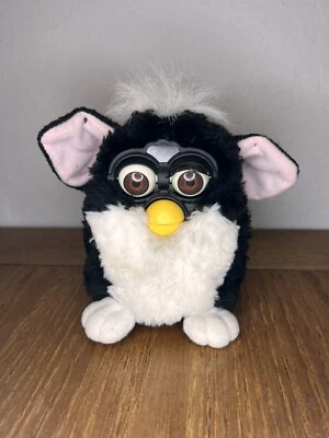 Original 1998 1st Gen Skunk Furby Black White Tuxedo Pink Ears Brown Eyes 70-800 - Image 1 of 4