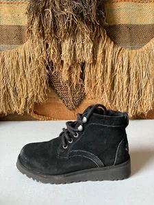 UGG Neumell II Black Chukka Boots Kids Size 1 101733K - Picture 1 of 9